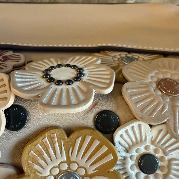 Coach Floral Shoulder Bag - Cream and Tan Coach 1941 Dinky Tea Rose bag NWT - Picture 16 of 16